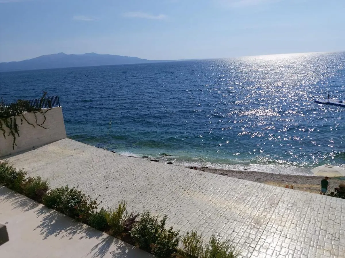 Golden Beach Residence - Front Beach Luxury Apartment Sarande