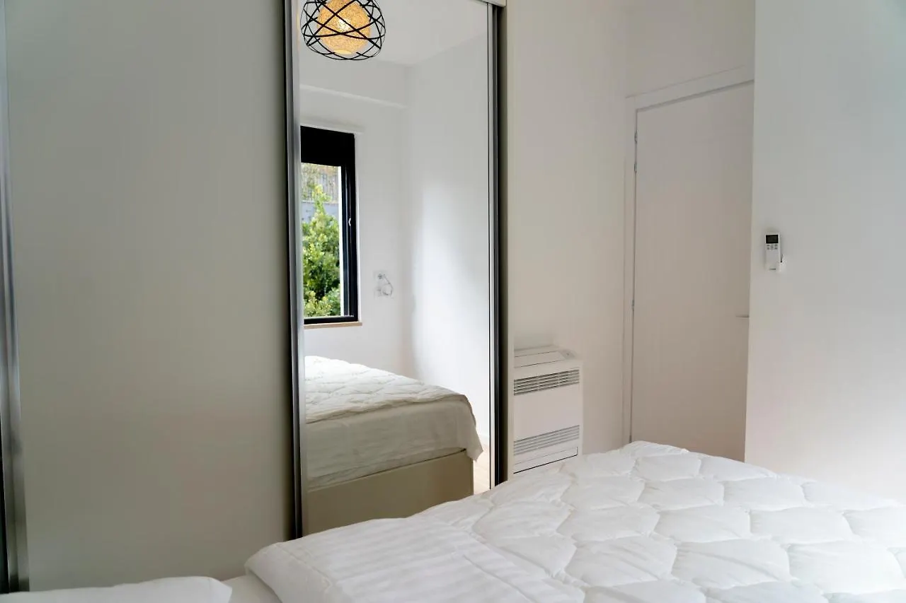 Golden Beach Residence - Front Beach Luxury Apartment Sarande Albania
