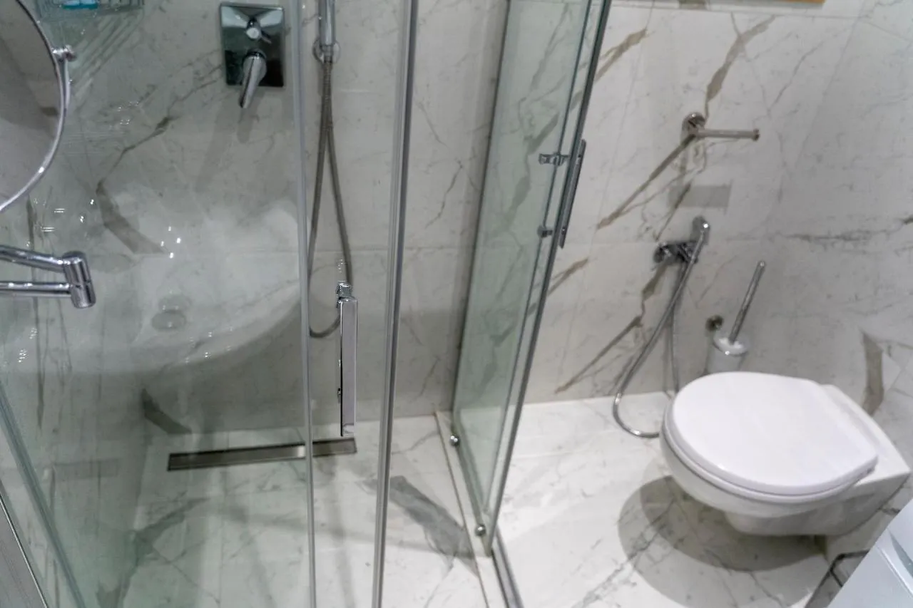 Golden Beach Residence - Front Beach Luxury Apartment Sarande 0*,  Albania
