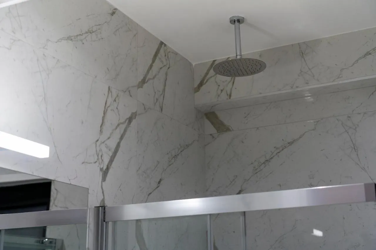 Golden Beach Residence - Front Beach Luxury Apartment Sarande 0*,
